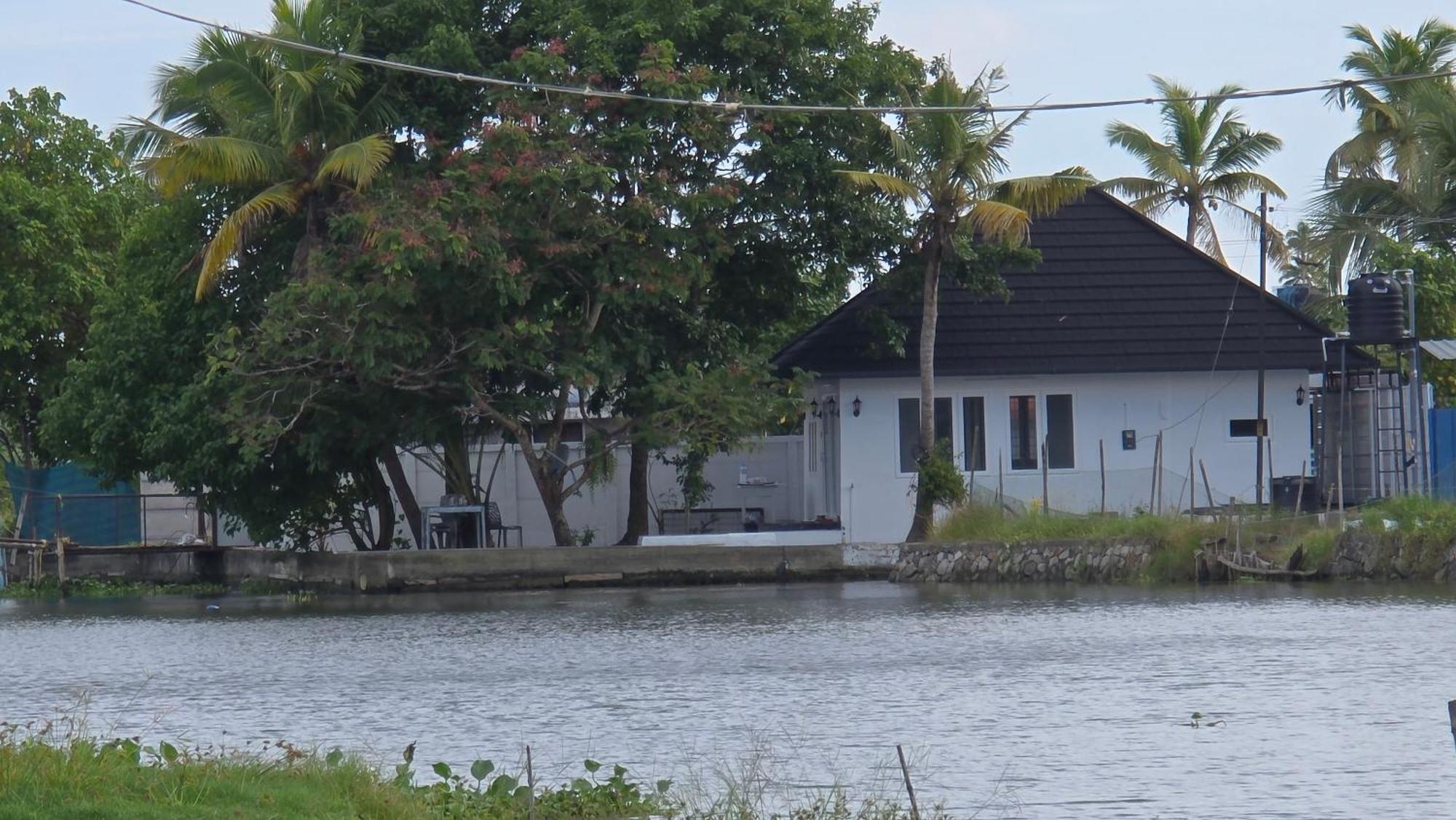 Pradeep'S Backwater Villa Kochi Extérieur photo